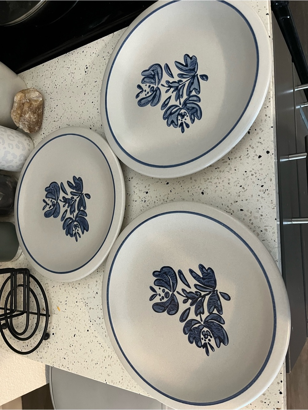 Pfaltzgraff Yorktowne Plates Set of 3